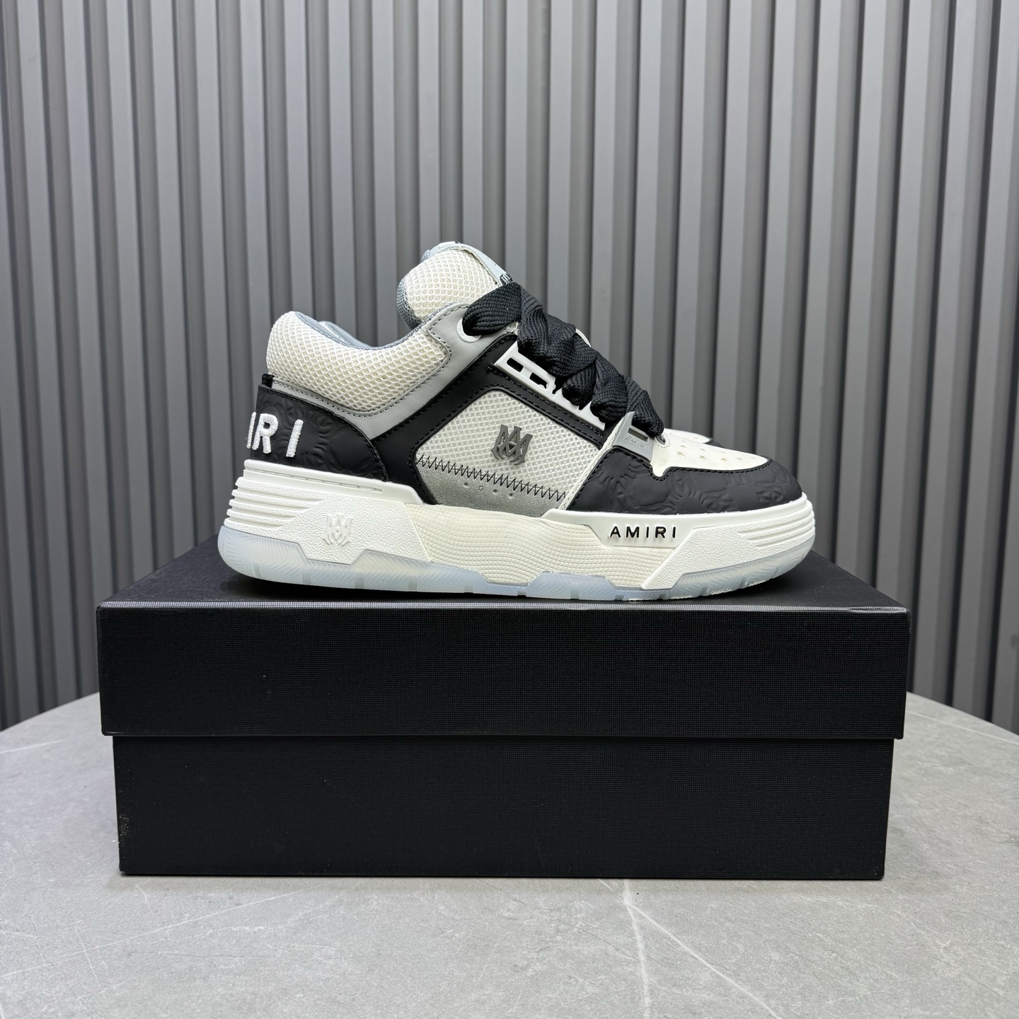 AMIRI Low-Top Sneakers Black/White