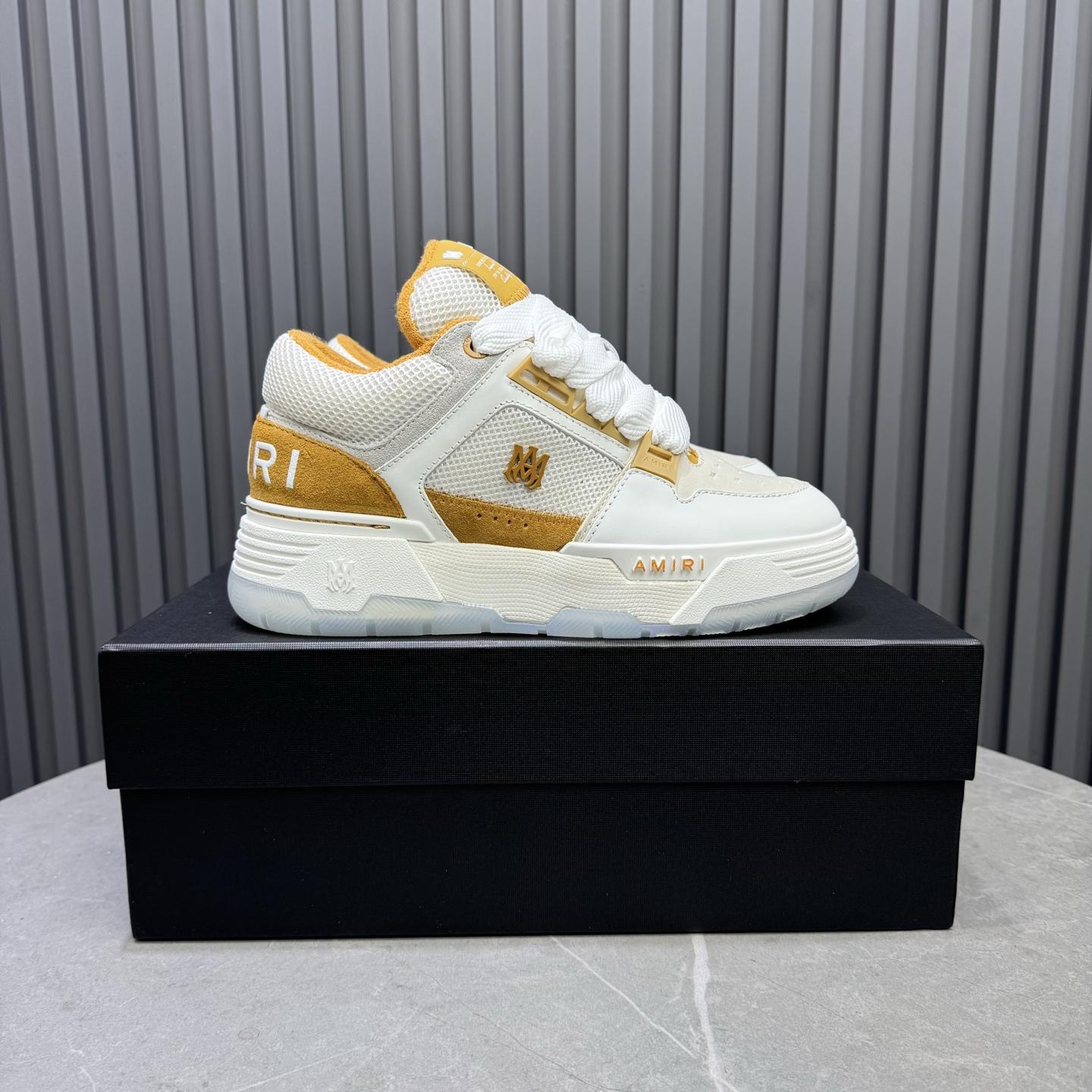 AMIRI Low-Top Sneakers White/Gold