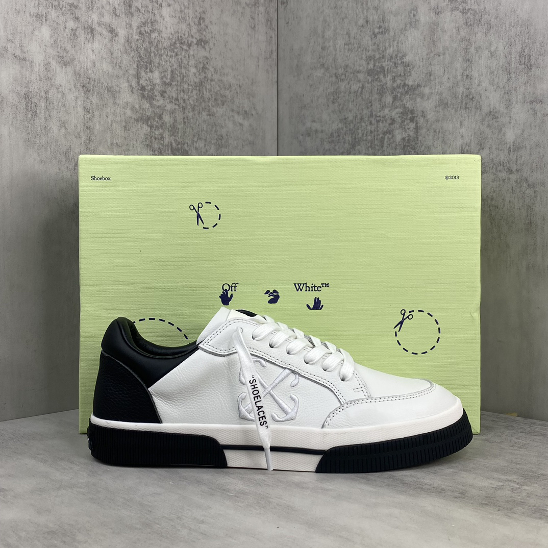 Off-White Low Vulcanized Sneakers White/Black