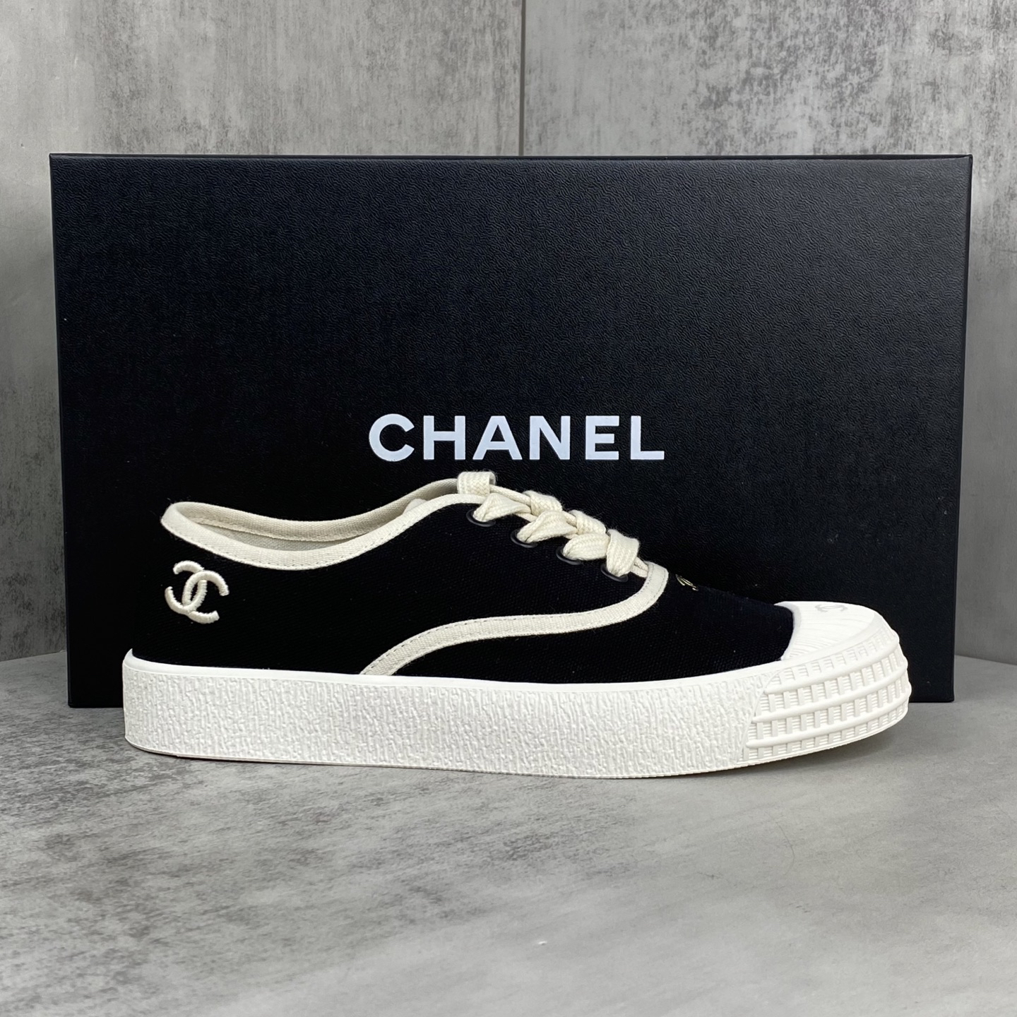 Chanel Vintage Canvas Sneakers Black/White