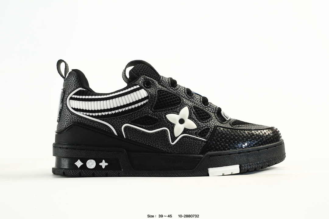 Louis Vuitton Trainer Low Sneakers Black