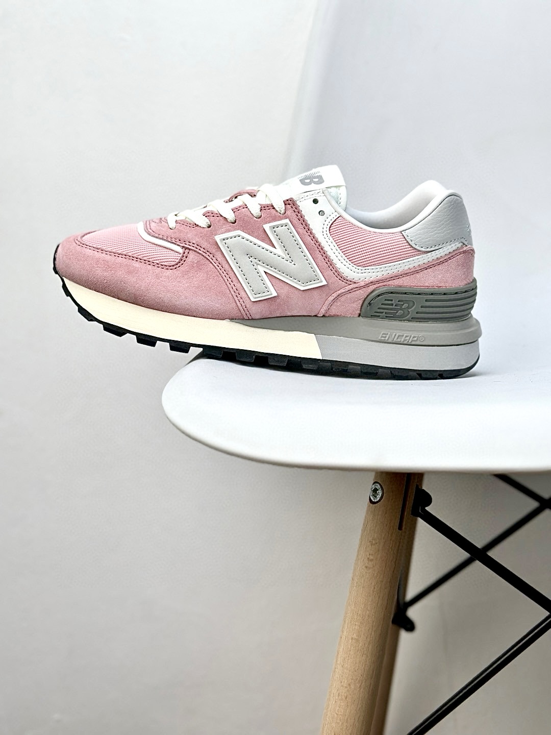 New Balance 574 Retro Sneakers Pink
