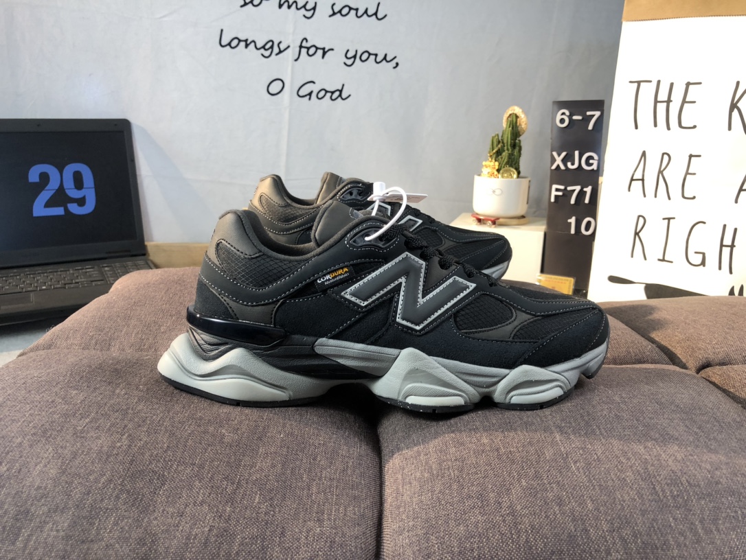 New Balance 9060 Retro Runner Black/Grey