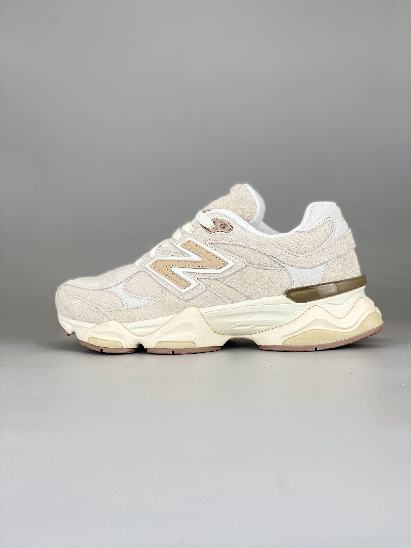 New Balance 9060 ABZORB Sneakers Beige