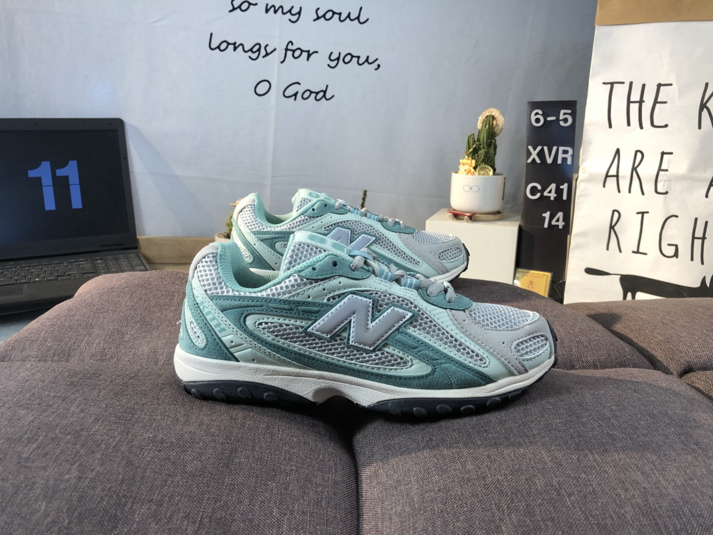 New Balance 204 Retro Runner Teal