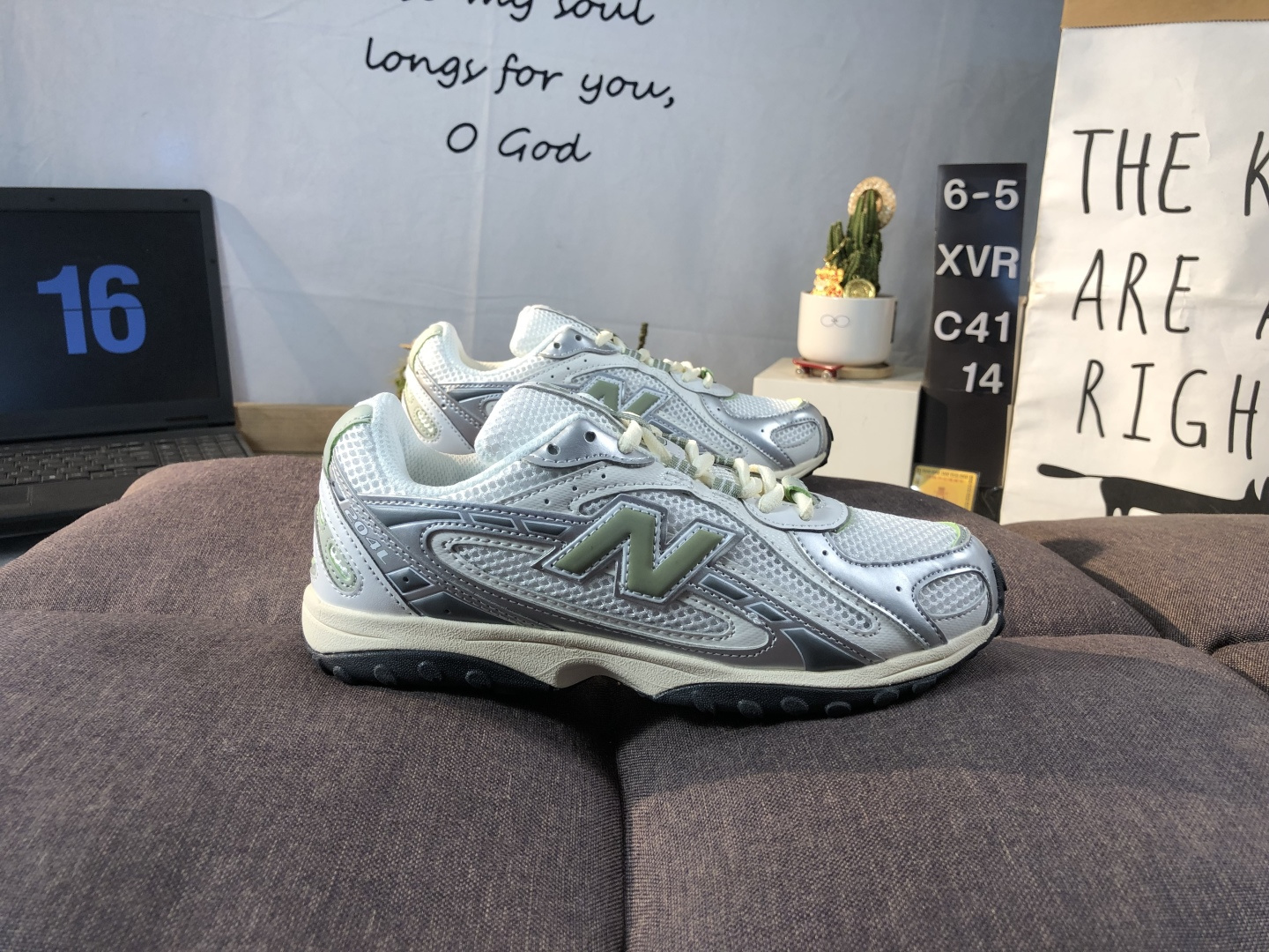 New Balance 204 Retro Dad Sneakers White/Silver