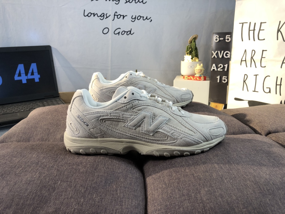 New Balance 204L Low-Top Sneakers Grey
