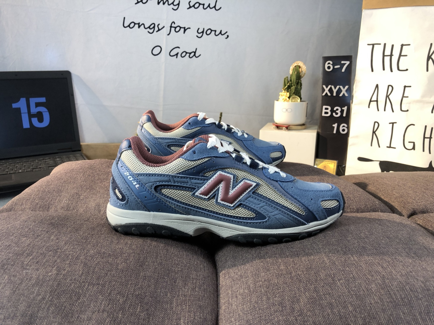 New Balance 204L Low-Top Sneakers Blue