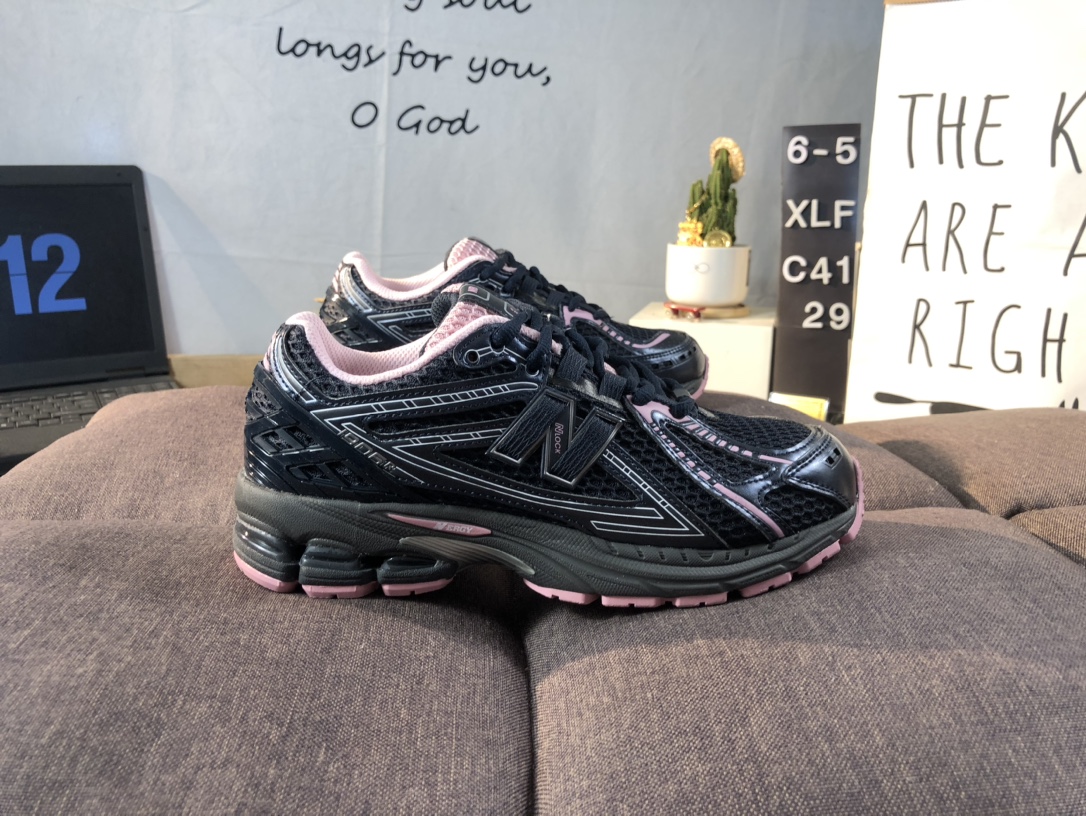 New Balance 1906R Retro Runner Black/Pink
