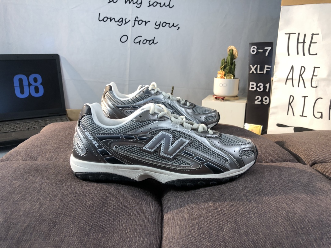New Balance 204L Low-Top Sneakers Silver
