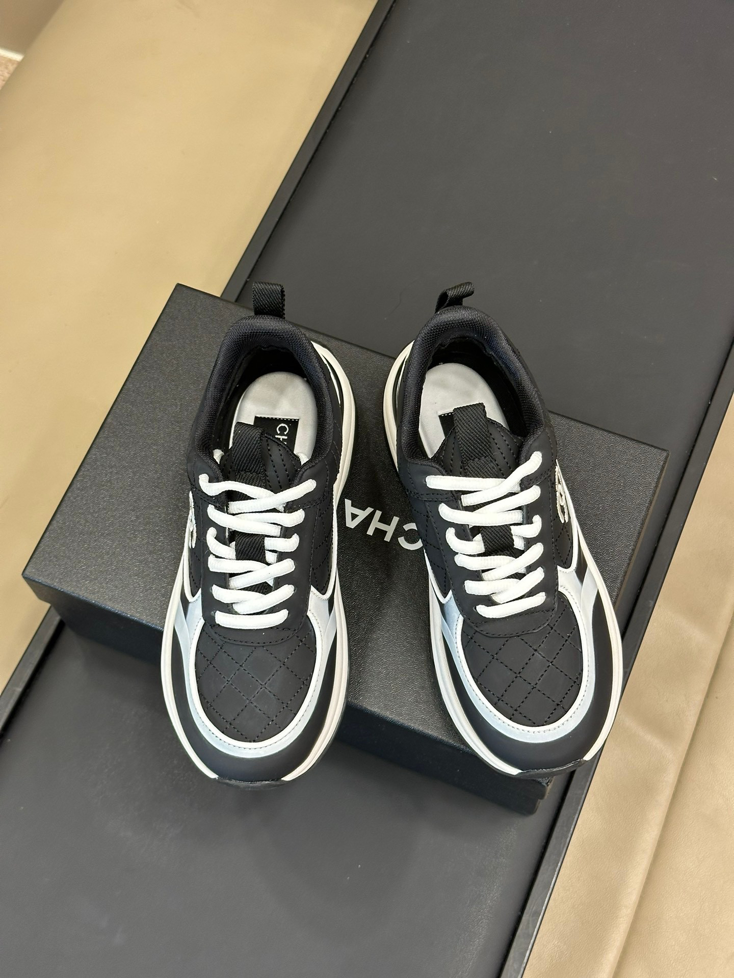 Chanel SS25 CC Logo Sneakers Black/White