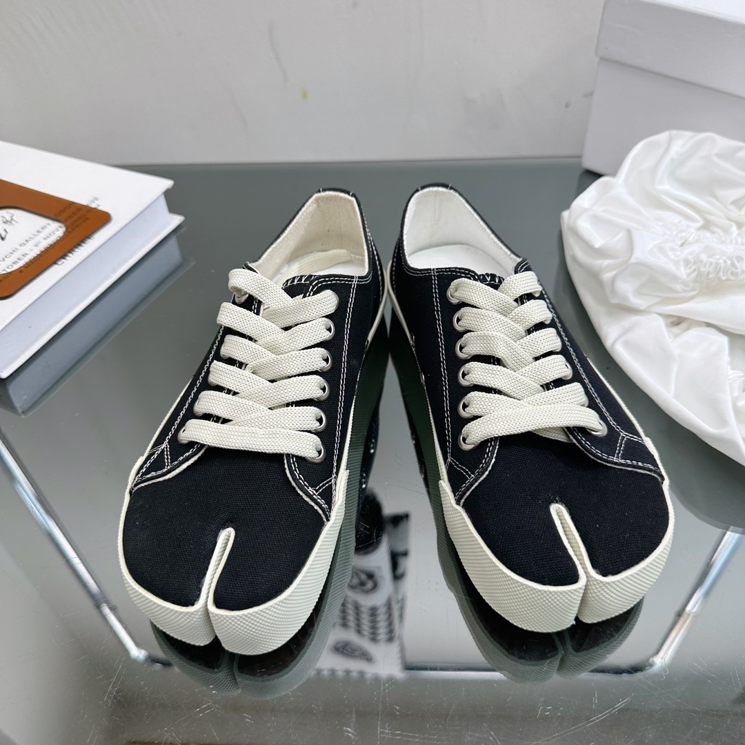 MM6 Maison Margiela Tabi Canvas Sneakers Black