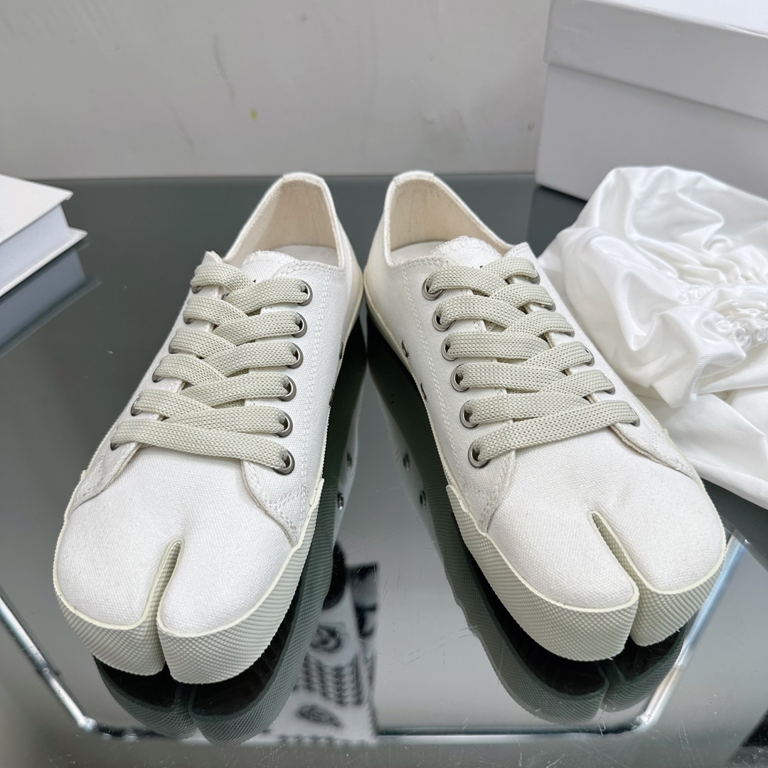Maison Margiela MM6 Tabi Canvas Sneakers White