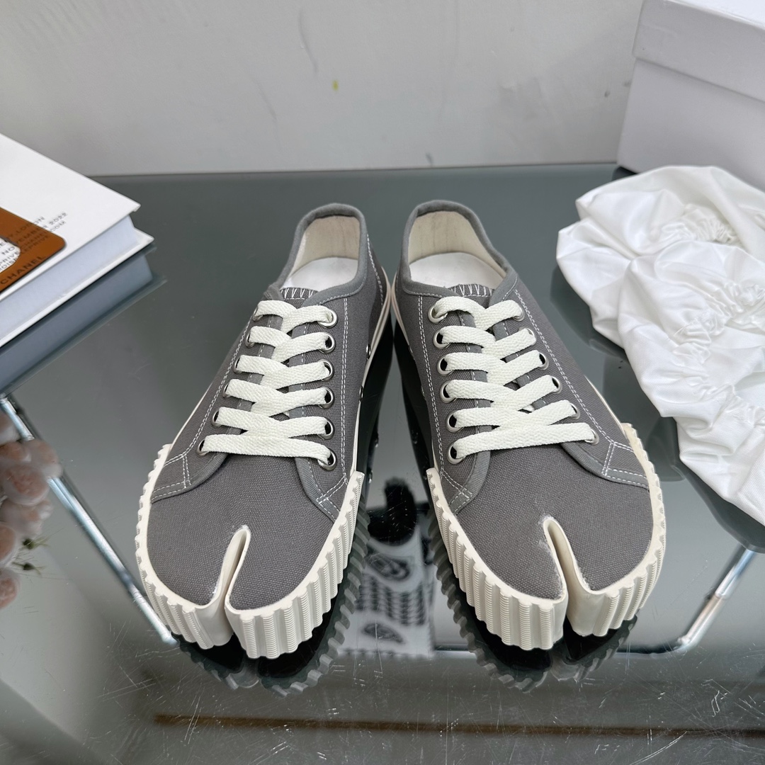 Maison Margiela MM6 Tabi Canvas Sneakers Gray