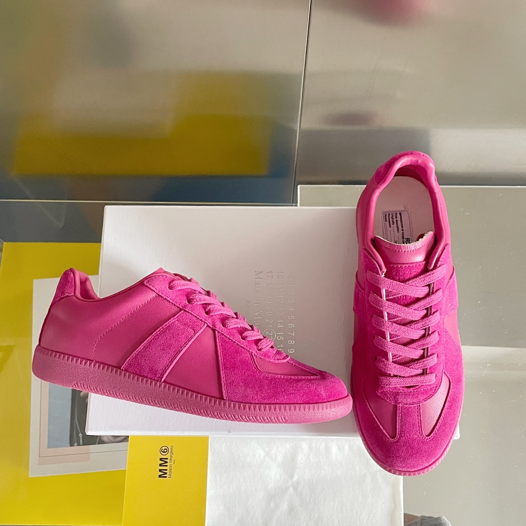 MM6 Maison Margiela T-Toe Trainers Pink
