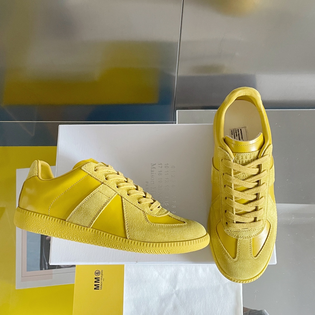 MM6 Maison Margiela T-Toe Trainer Sneakers Yellow