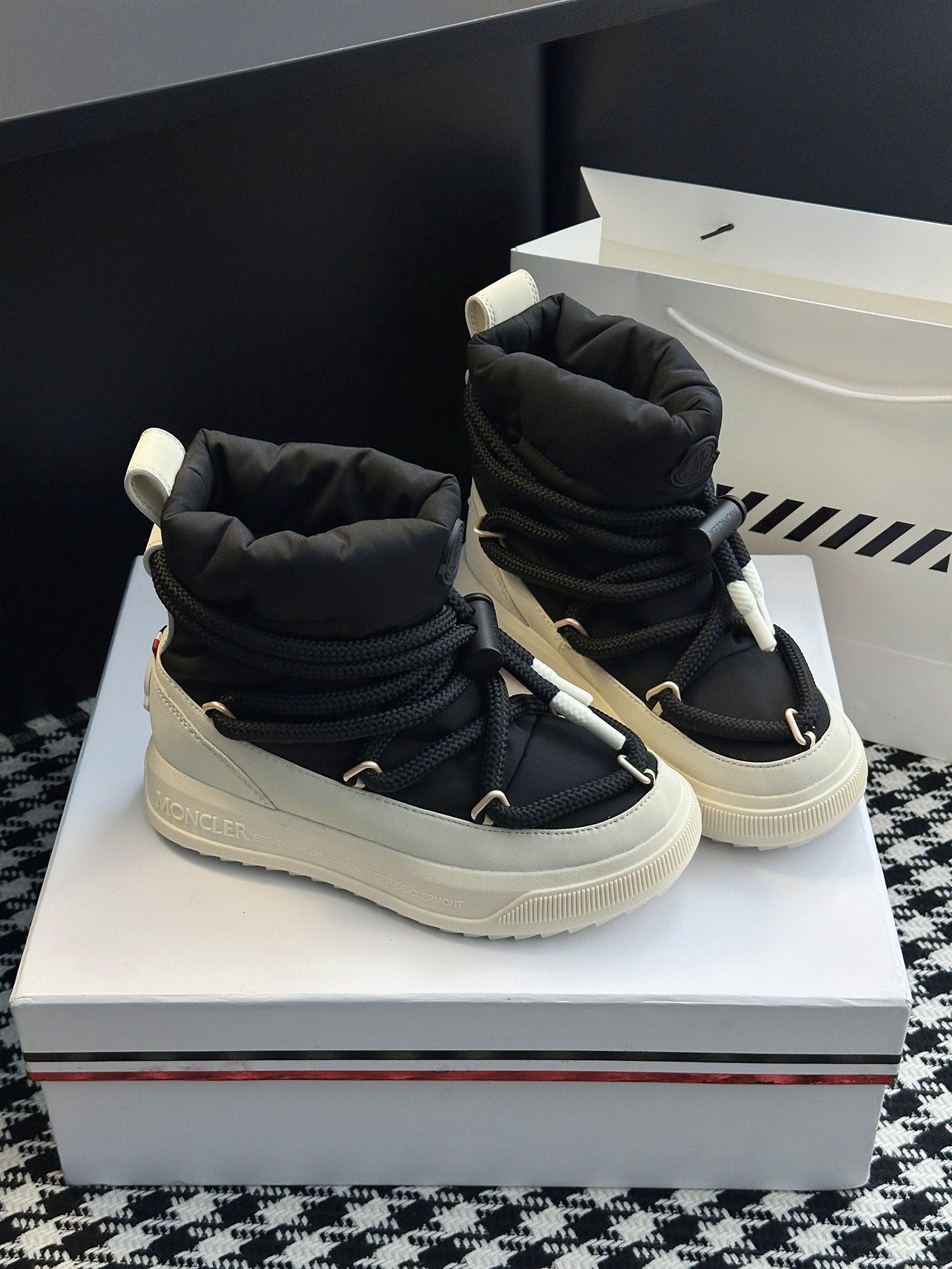 Moncler Altive Mid Down Boots Black