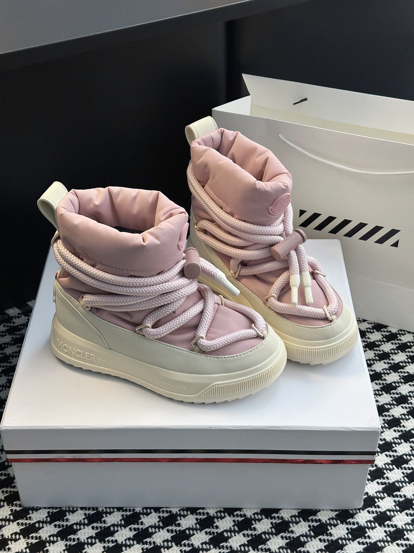 Moncler Altive Mid Snow Boots Pink