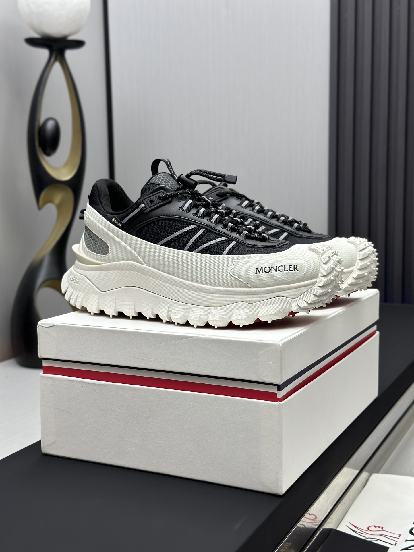 Moncler Trailgrip GTX Sneakers Black/White