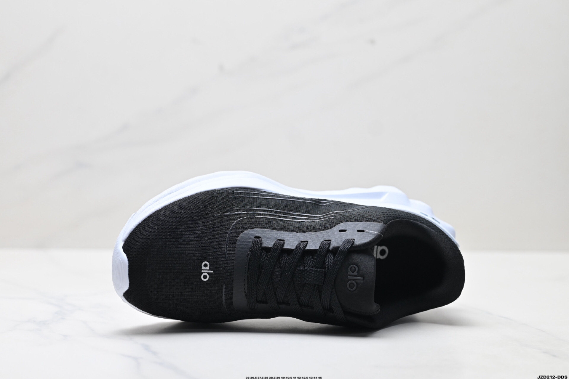 Alo Yoga Alo Runner Breathable Running Shoes Black/White