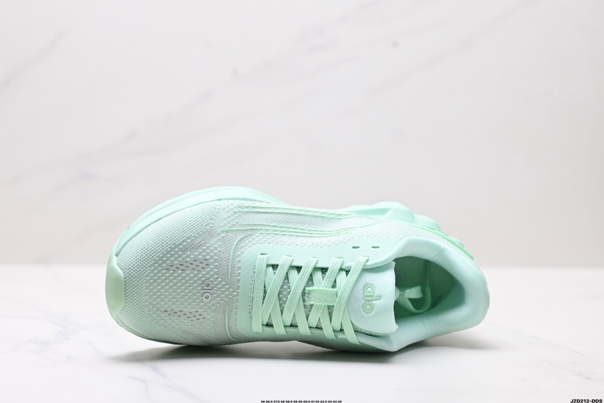 Alo Yoga Alo Runner Sneakers Mint Green