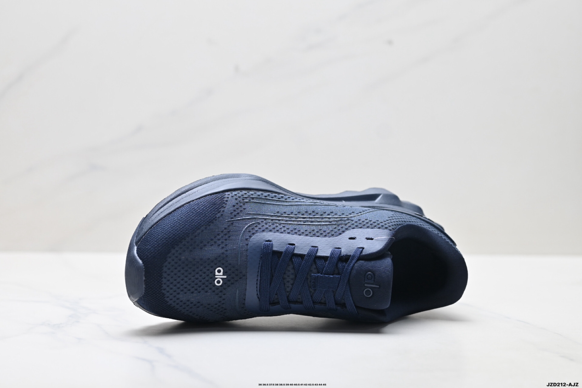 Alo Yoga Alo Runner Mesh Sneakers Navy