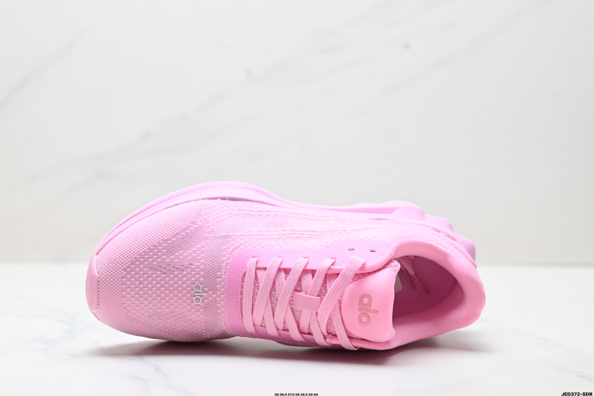 Alo Yoga Alo Runner Breathable Cushioned Sneakers Pink