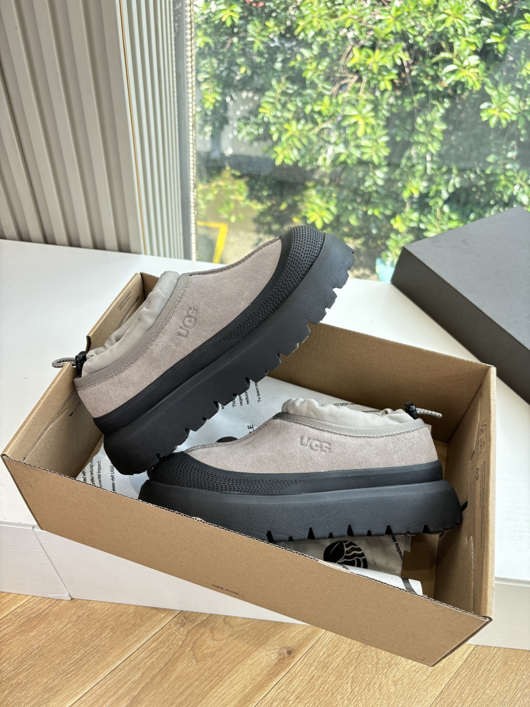 UGG Tasman Lug Suede Slippers Grey