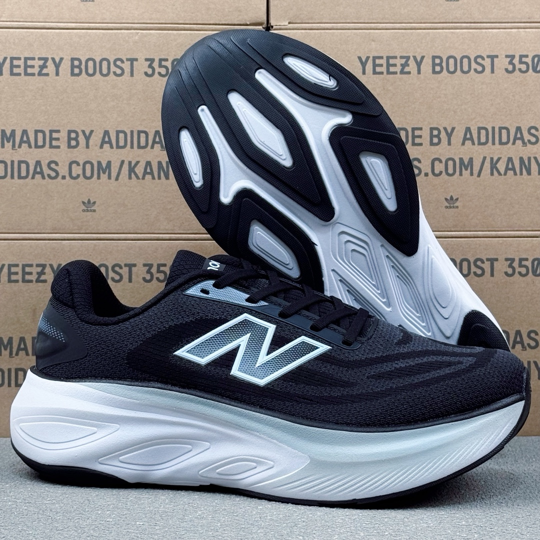 New Balance FuelCell Runner Sneakers Black/White