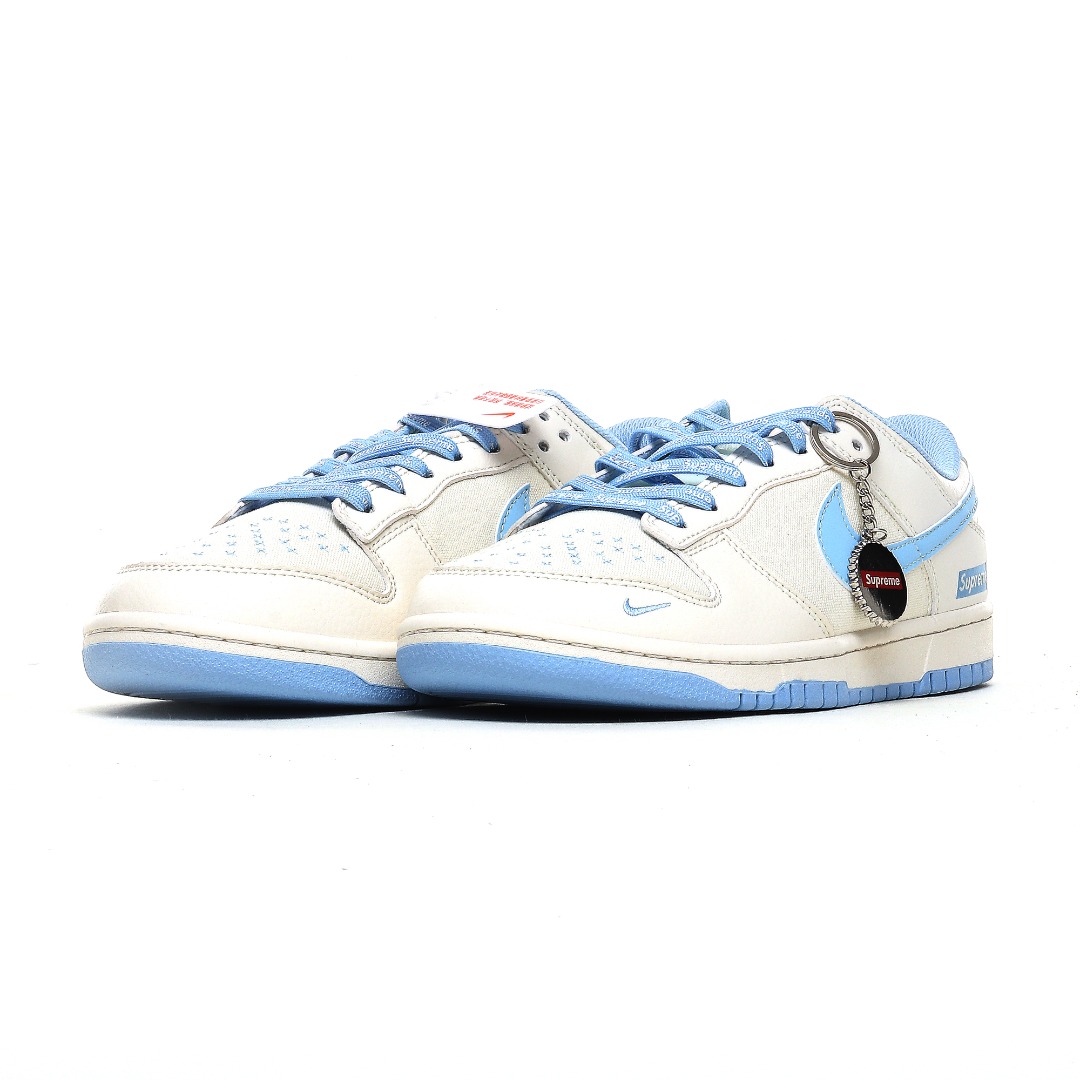 Nike SB Dunk Low x Supreme Canvas Light Blue
