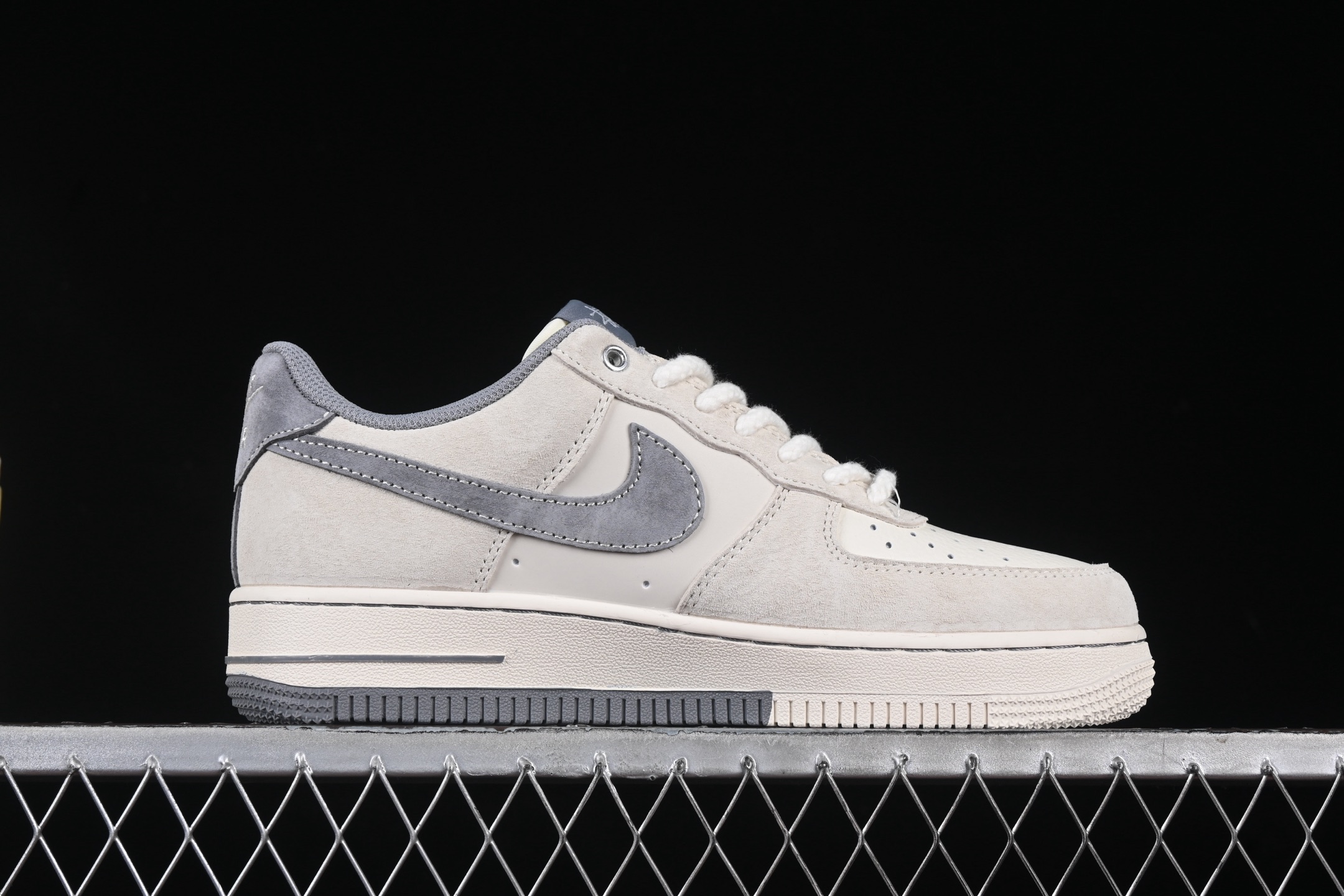 Nike Air Force 1 '07 Low Beige/Grey