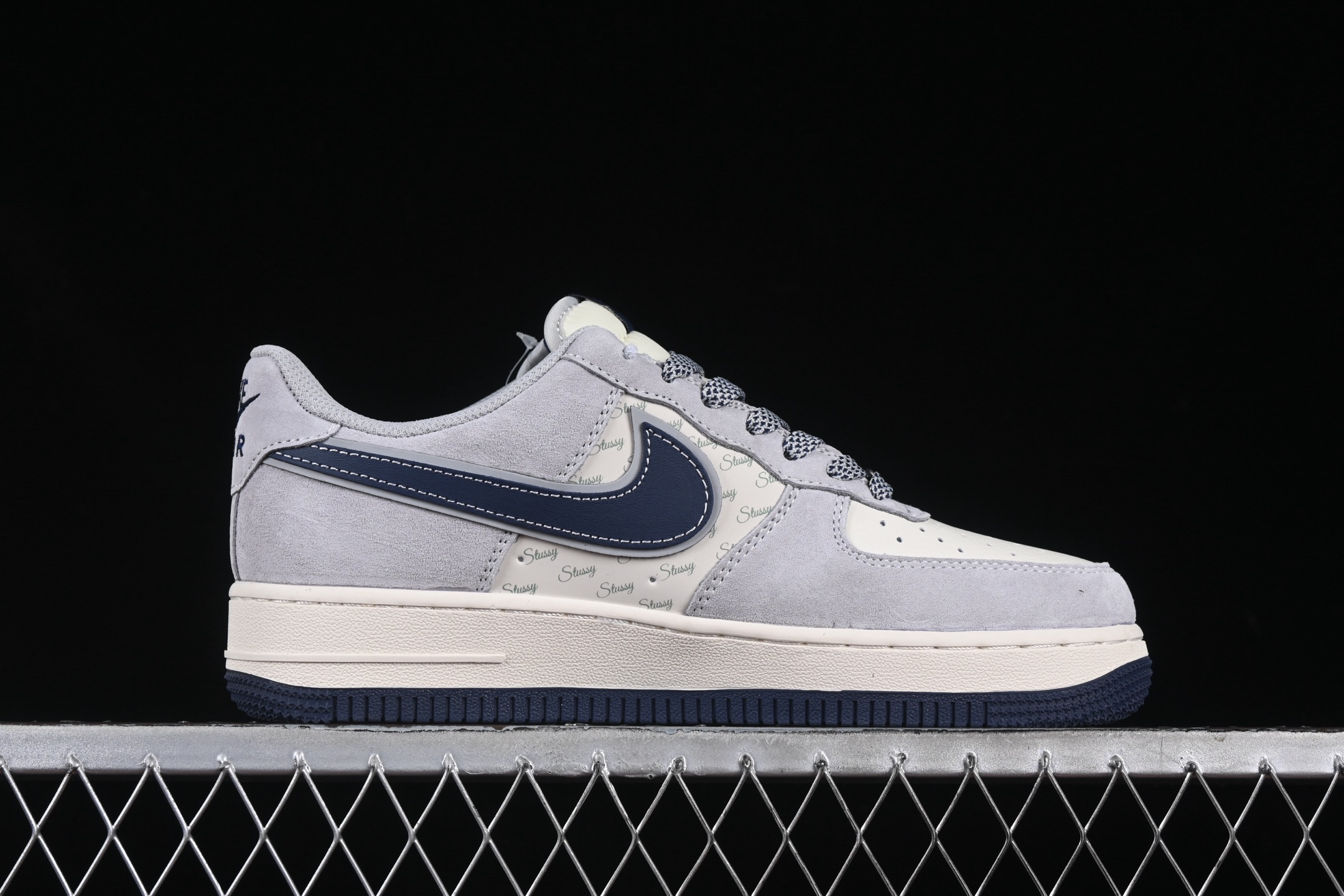 Nike Air Force 1 '07 Low Stussy Collab Sneakers Grey Blue
