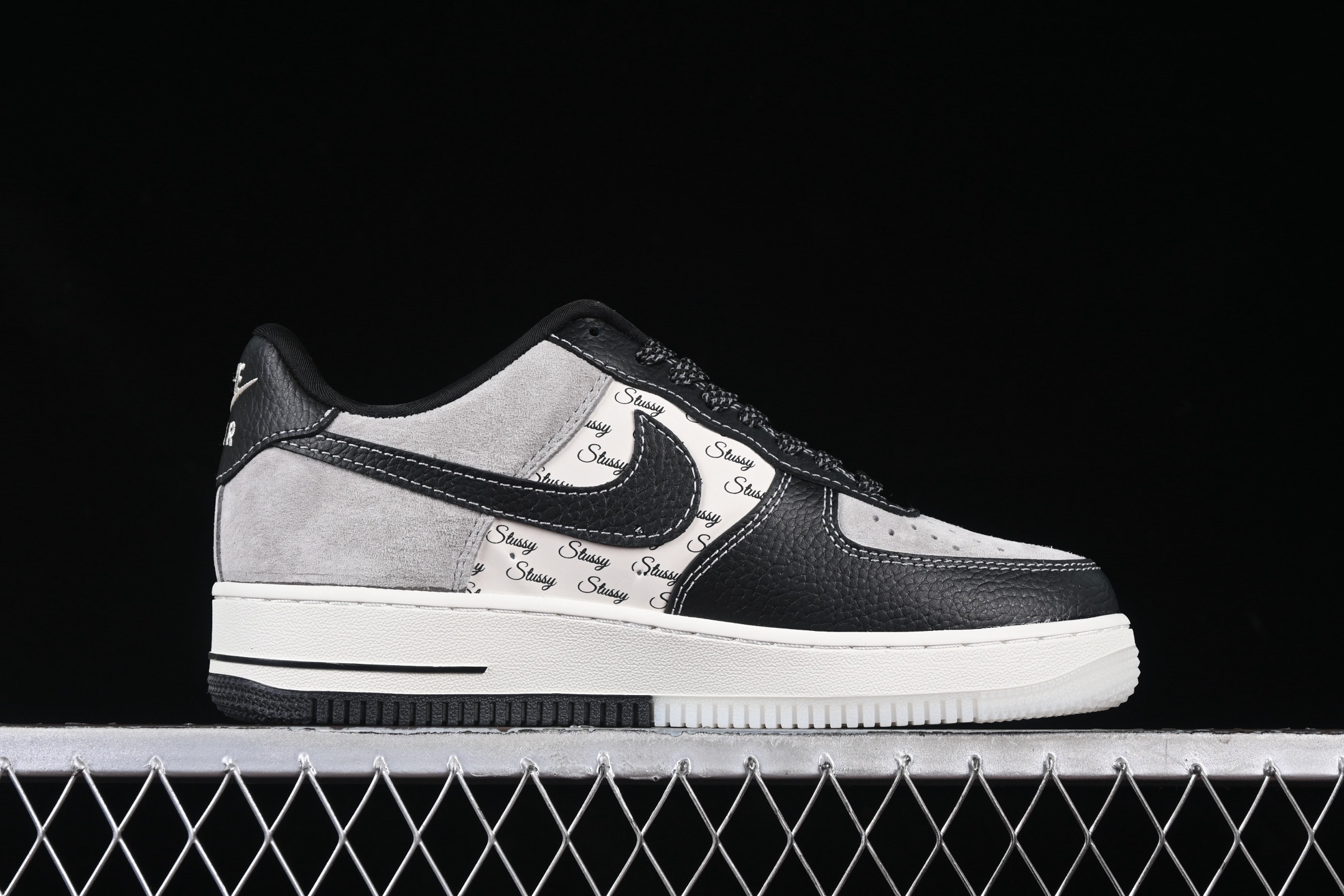 Nike Air Force 1 '07 Low x Stussy Sneakers Black/Grey