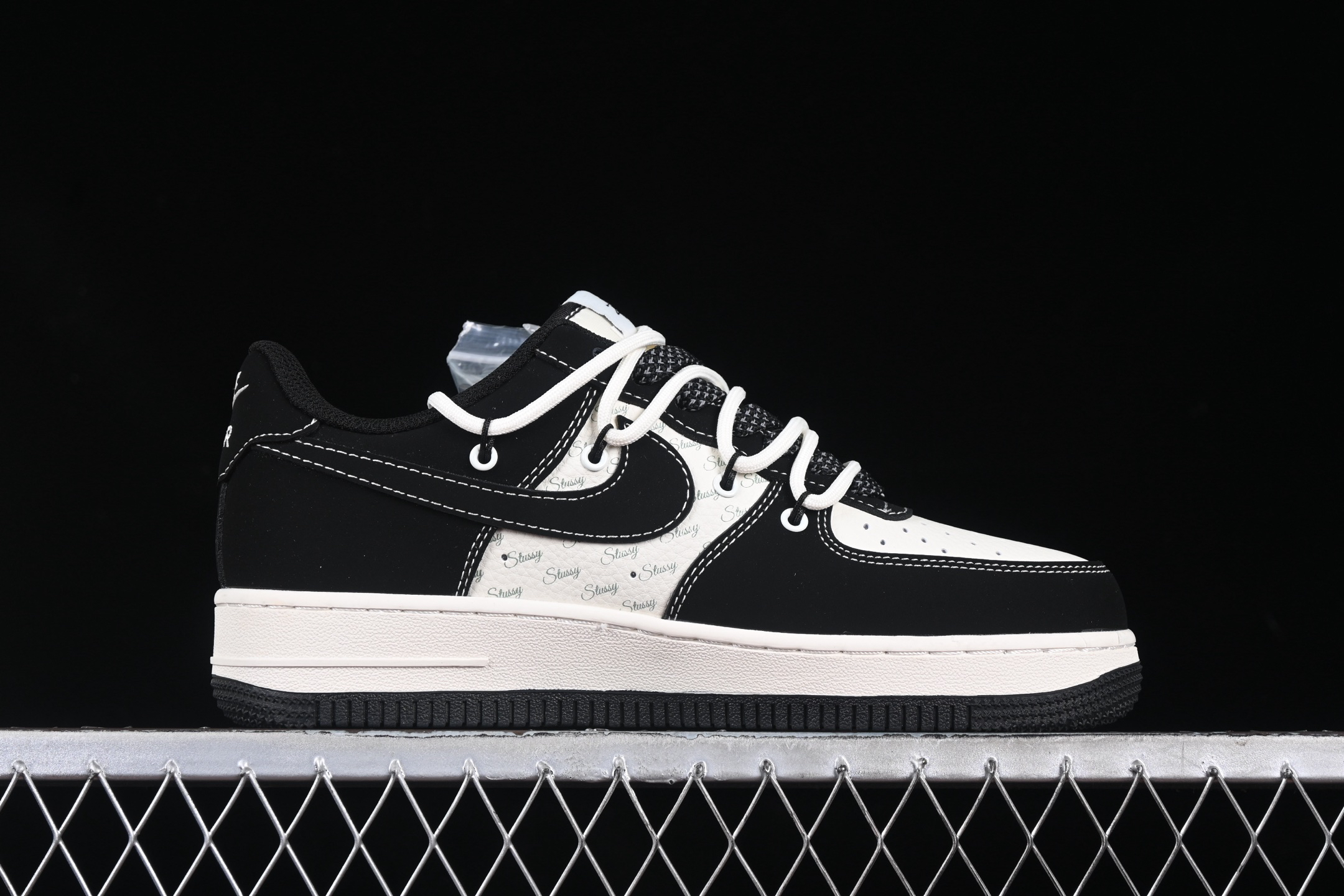 Nike Air Force 1 '07 x Stussy Low Sneakers Black/White