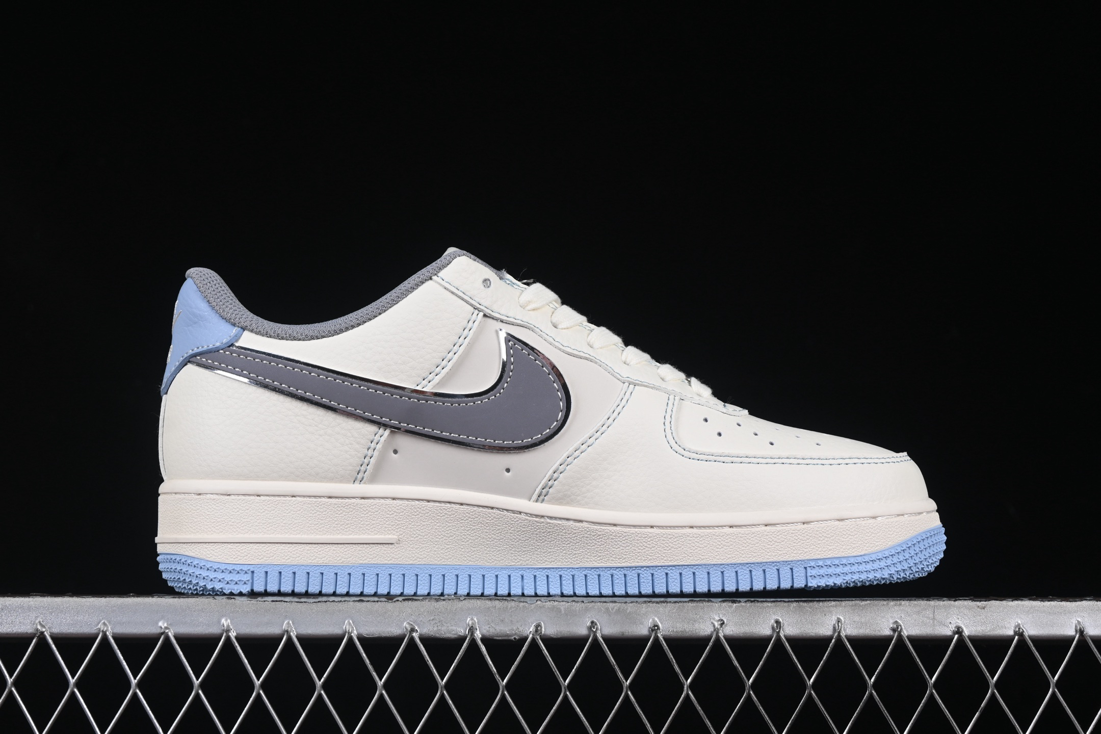 Nike Air Force 1 '07 LV8 Low x Stussy Sneakers Grey Blue