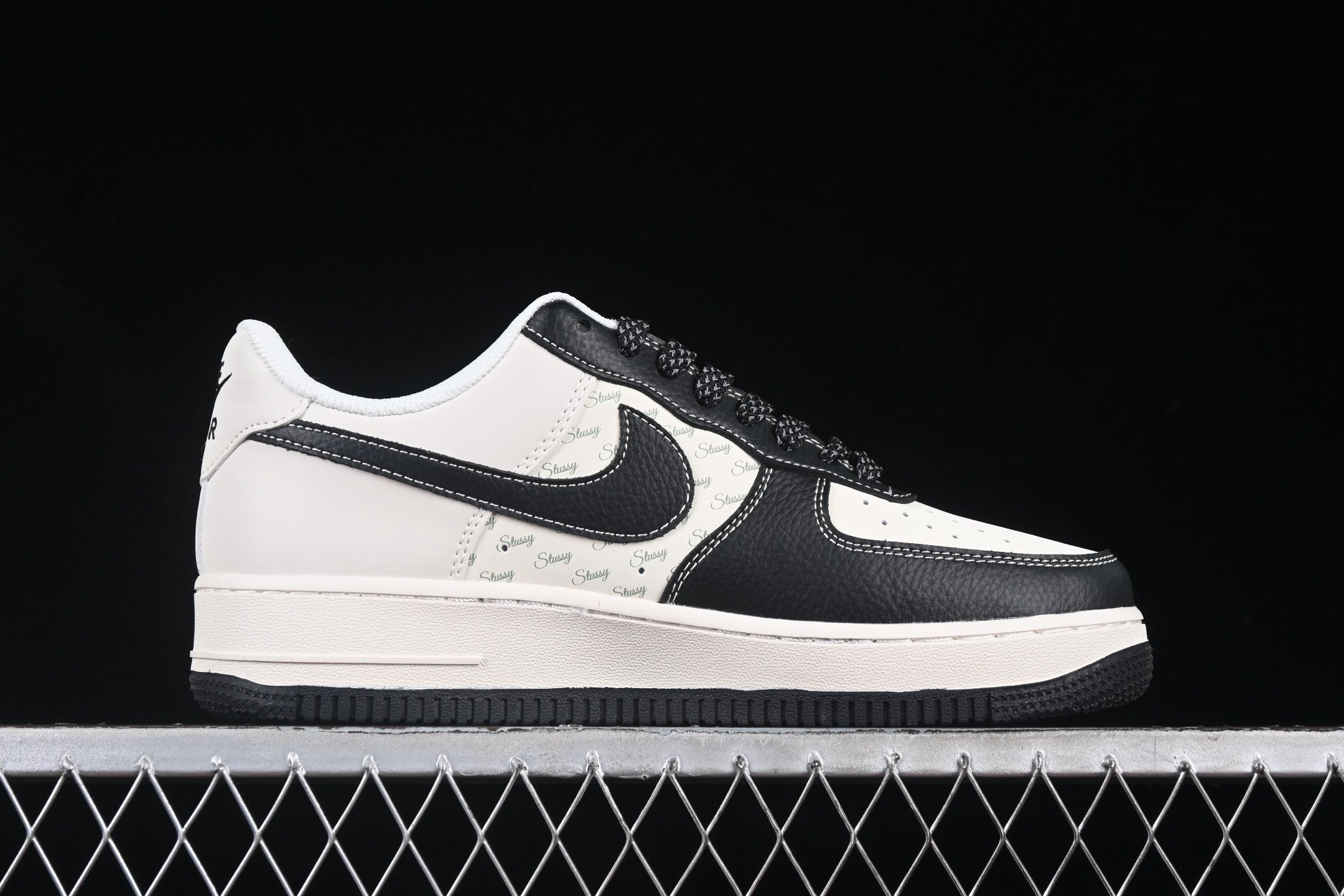 Nike Air Force 1 '07 Stussy Low Sneakers Black/White
