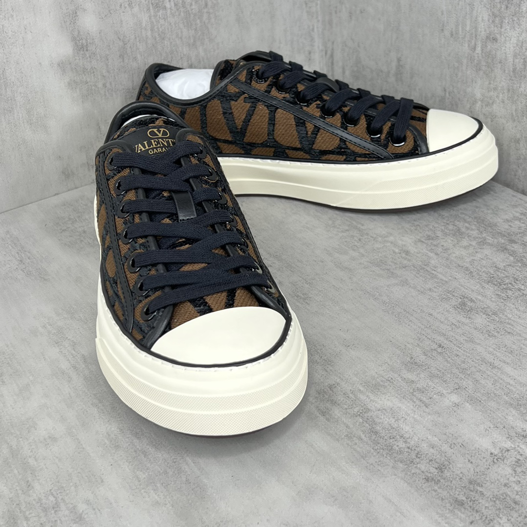 Valentino Garavani V Logo Low-Top Sneakers Brown