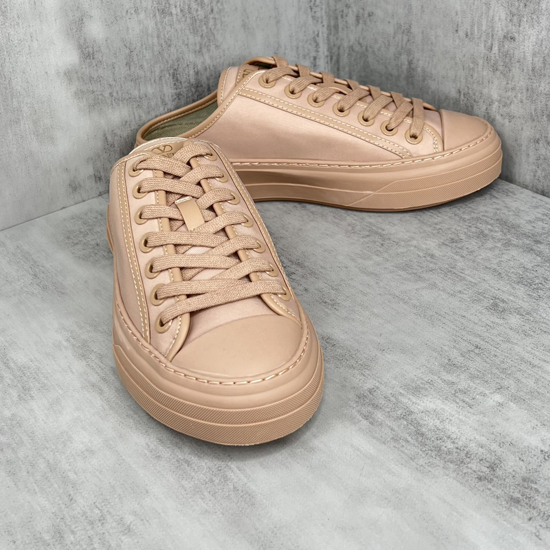 Valentino Garavani TotaloopV Mule Sneakers Beige