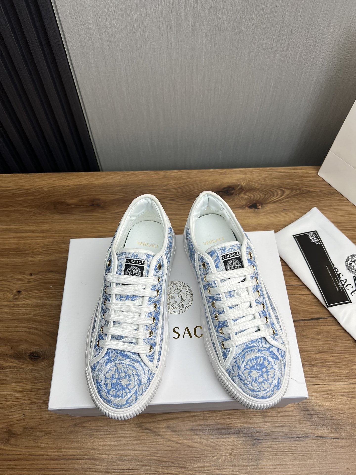 Versace Baroque Low-Top Sneakers Blue/White