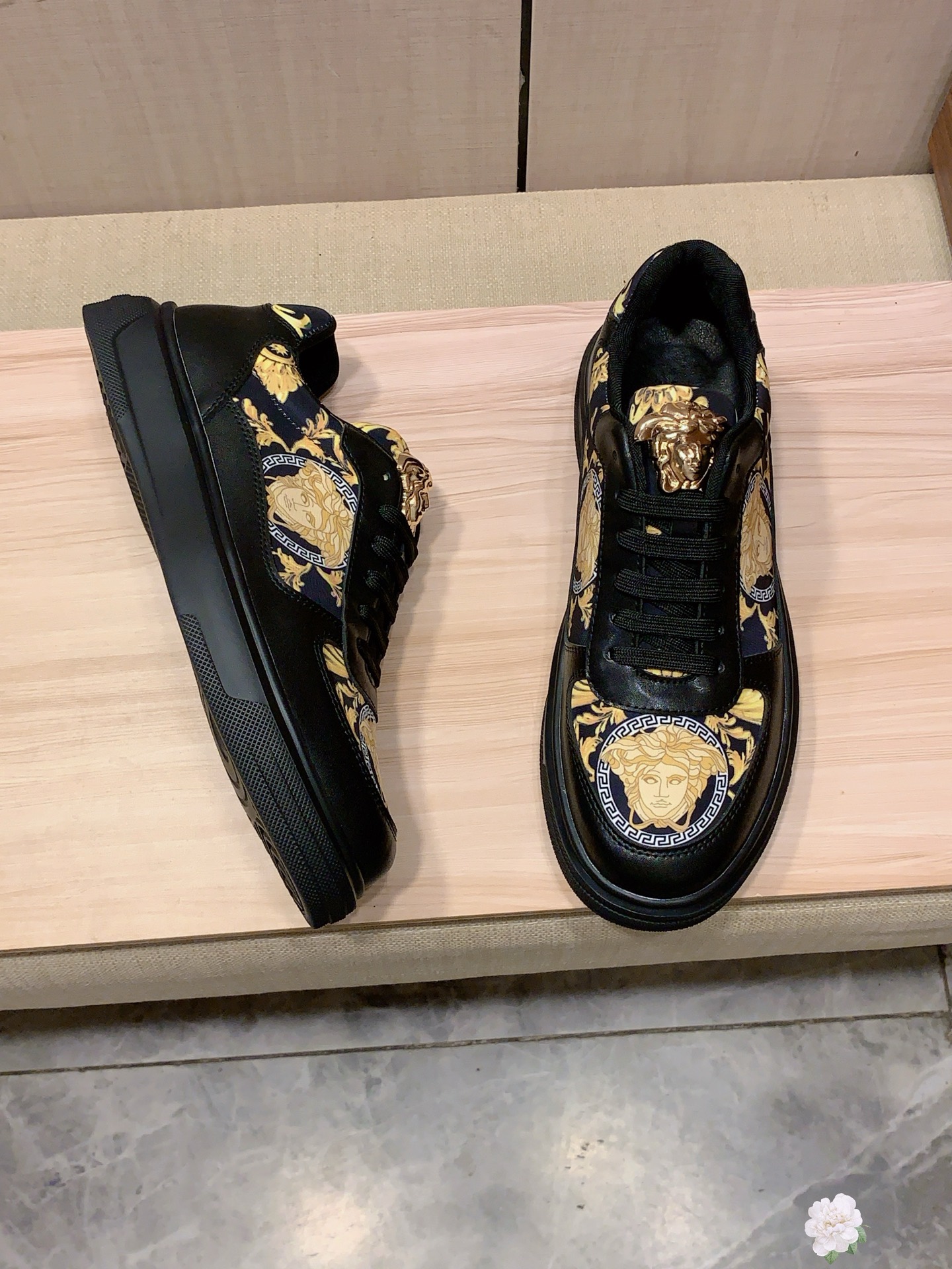 Versace Medusa Baroque Low-Top Sneakers Black/Gold
