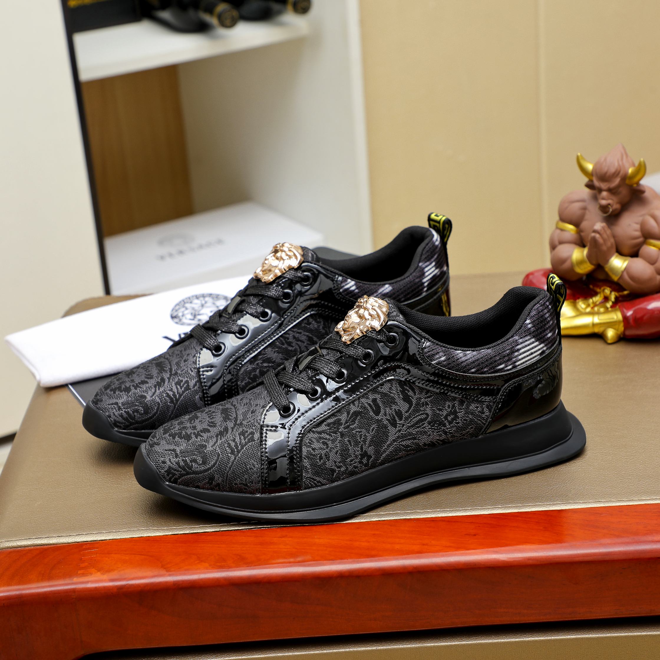 Versace Medusa Low-Top Sneakers Black