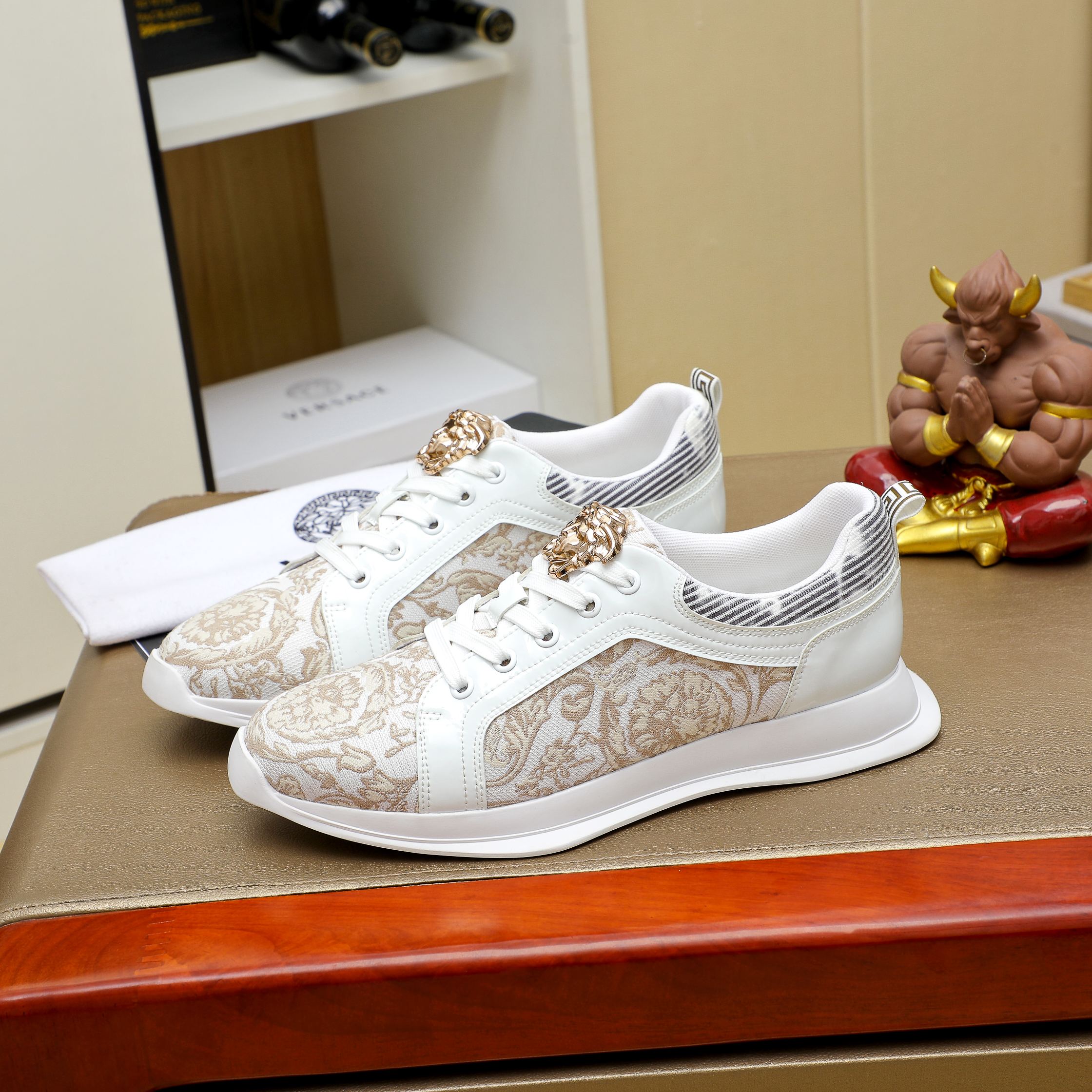 Versace Medusa Jacquard Sneakers White/Gold