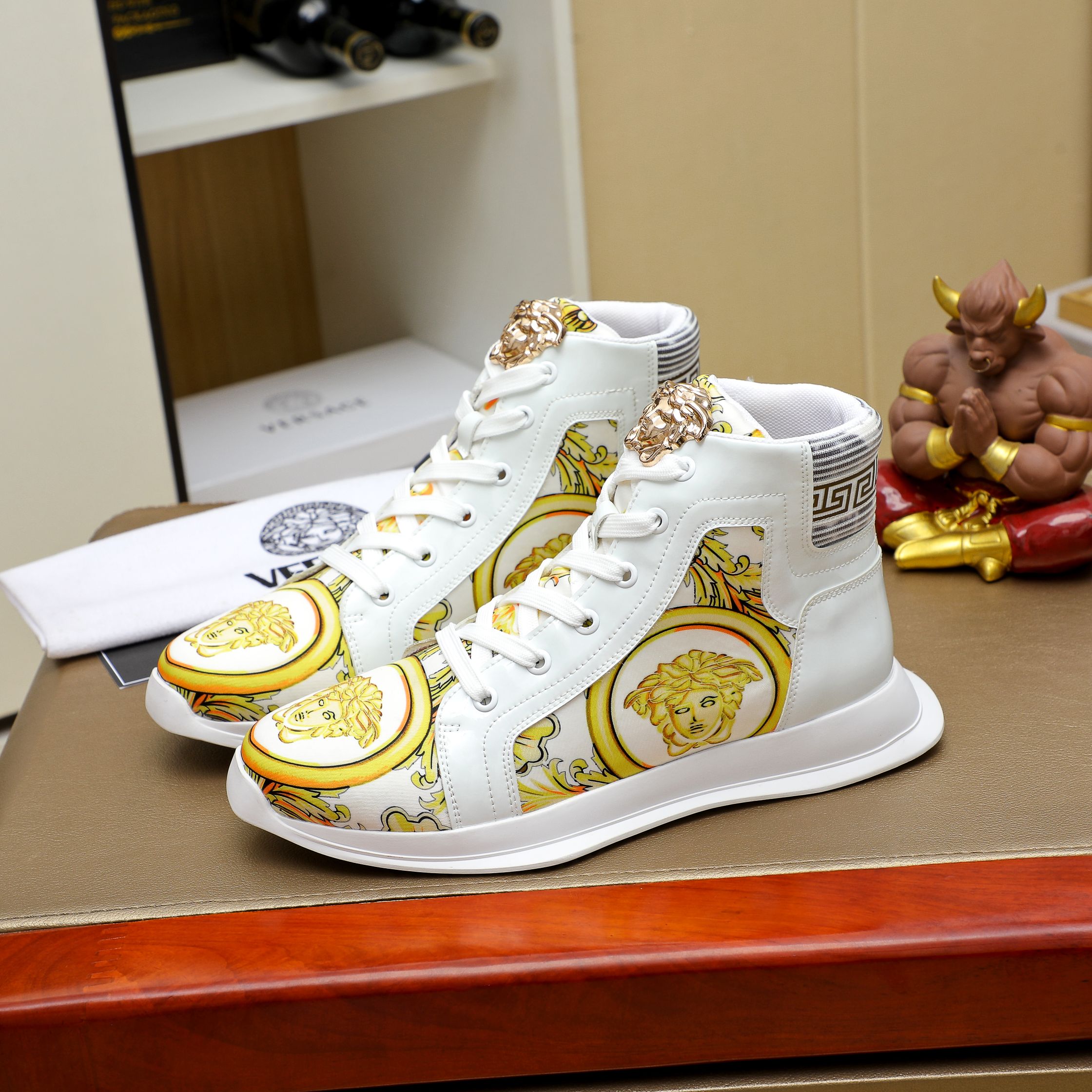 Versace Medusa High-Top Sneakers White/Gold