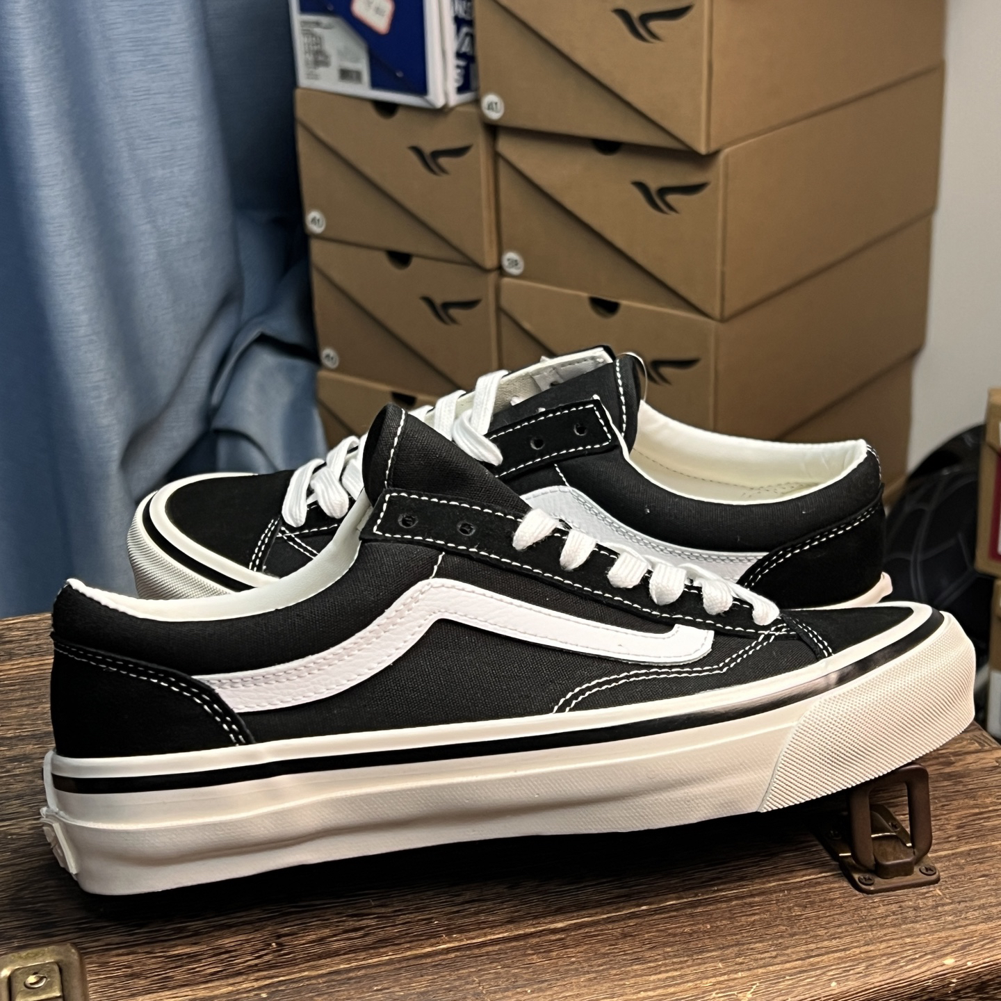 Vans Old Skool DX Anaheim Low Sneakers Black/White