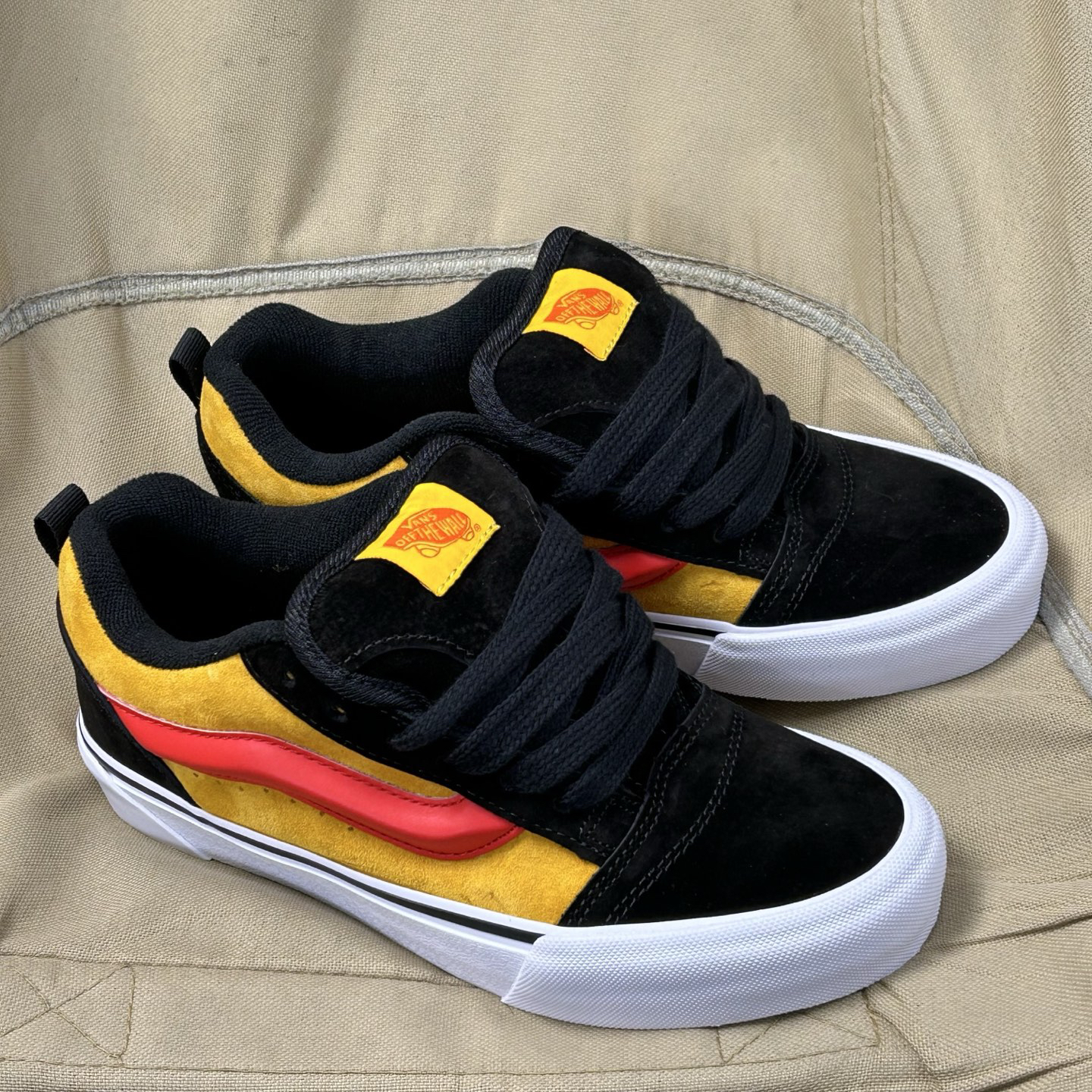 Vans Knu Skool Suede Skate Shoes Black/Yellow/Red