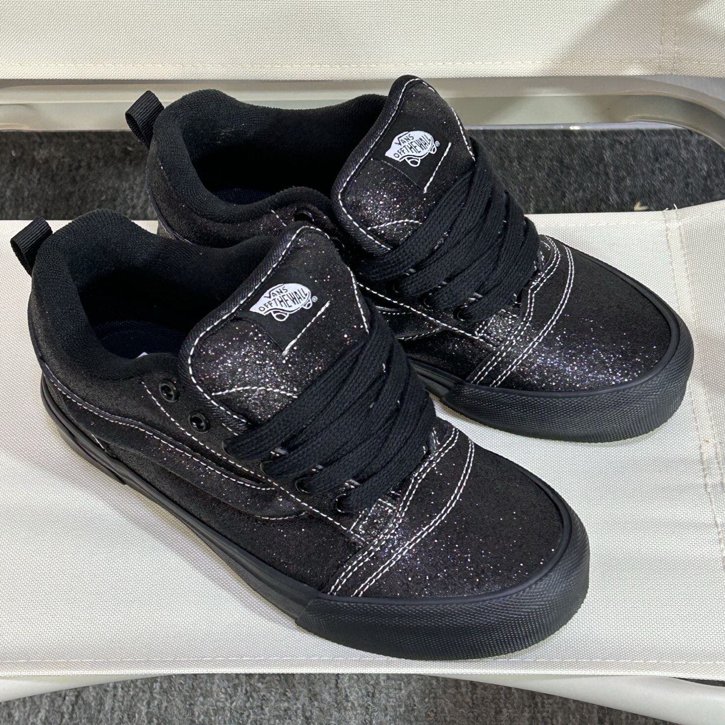 Vans Knu Skool Low-Top Skate Shoes Black Glitter