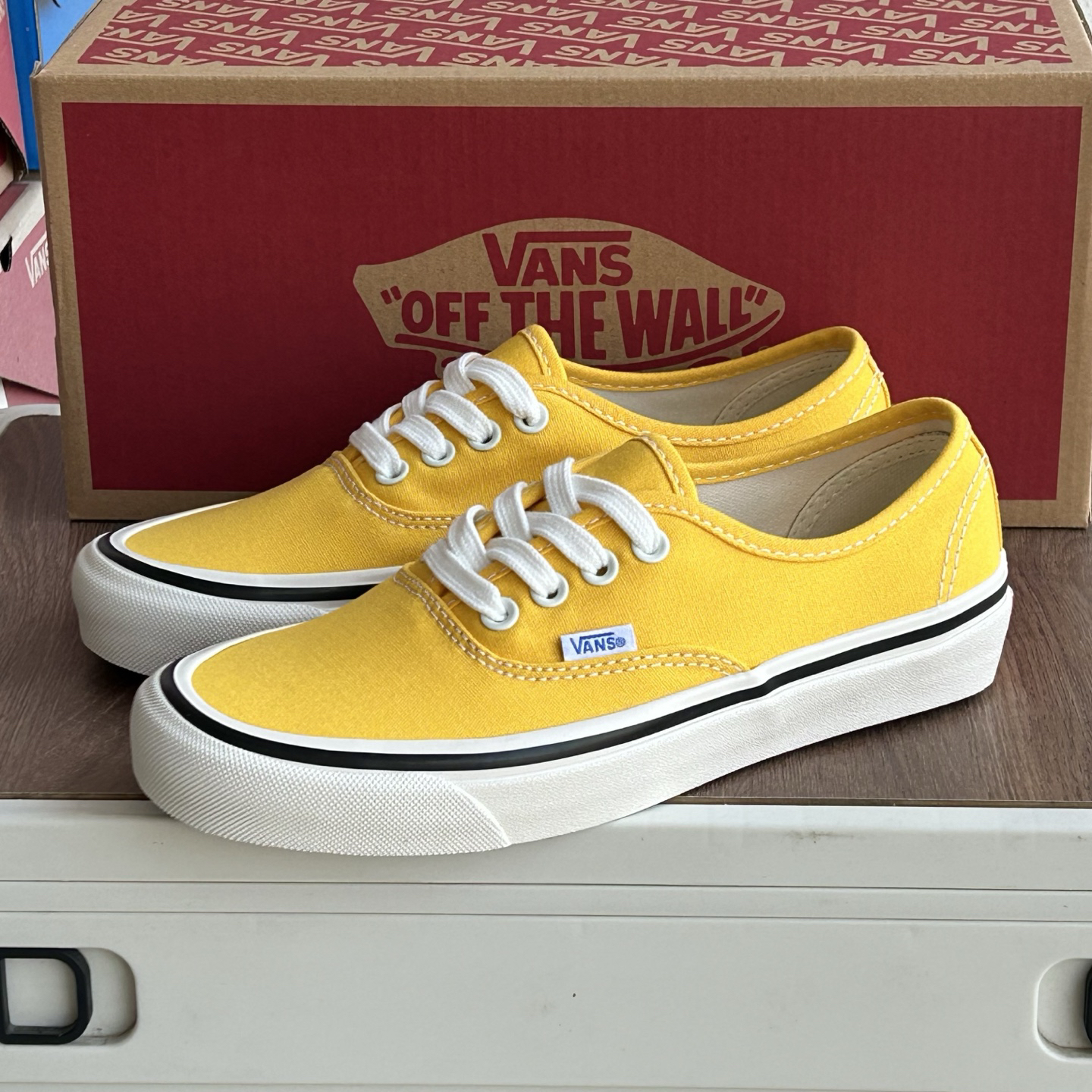 Vans Authentic 44 DX Low-Top Sneakers Yellow