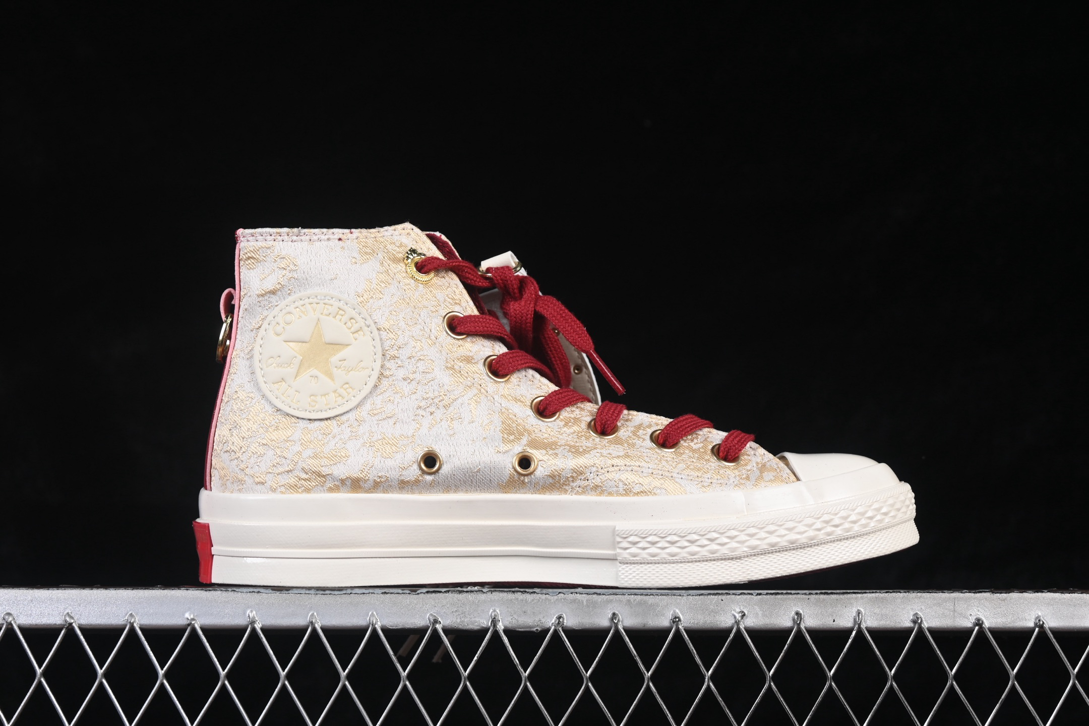 Converse Chuck 70 Stars Court High-Top Sneakers Beige/Red