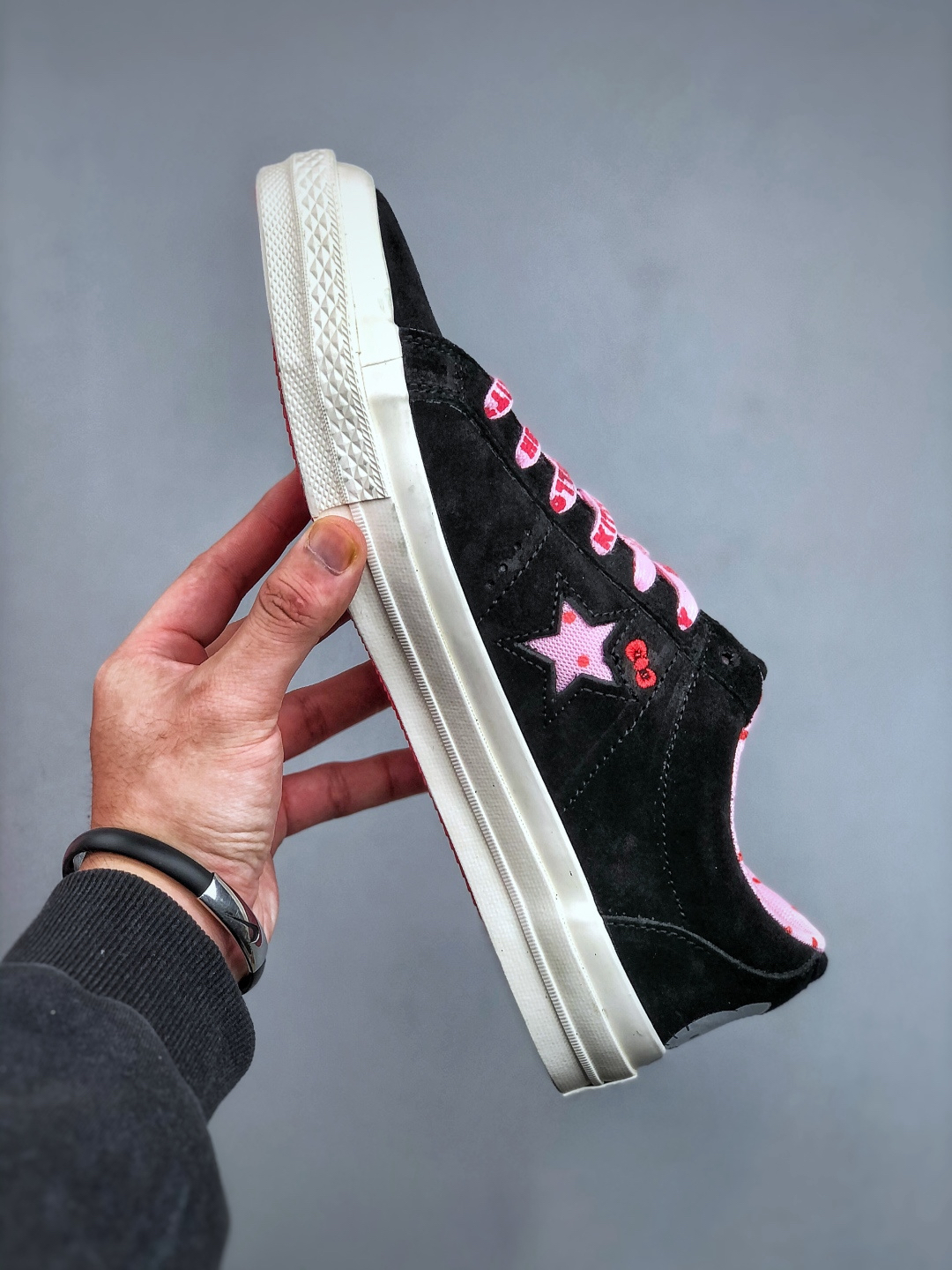 Converse x Hello Kitty One Star Suede Low Sneakers Black/Pink