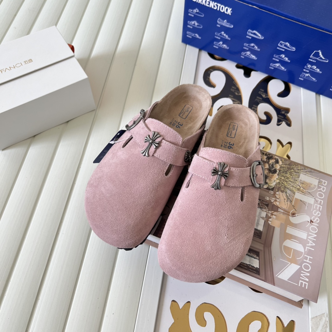 Birkenstock Suede Clogs Pink